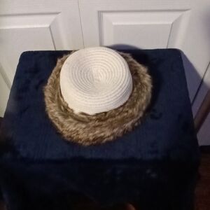 Jaclyn Smith Cream and Brown Fur Trim Hat